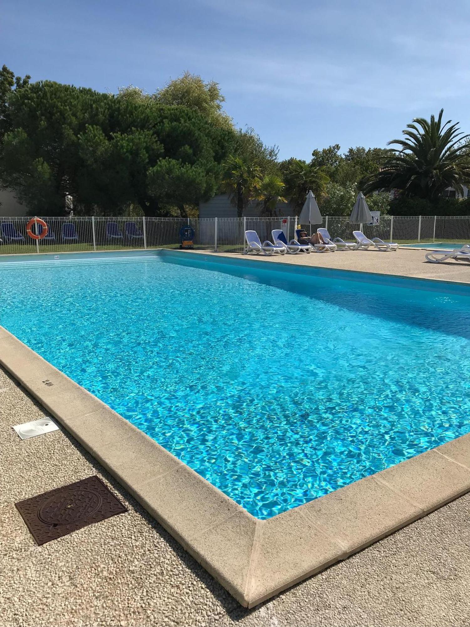 Maison Cosy Avec Piscine Partagee Le Château-dʼOléron Kültér fotó
